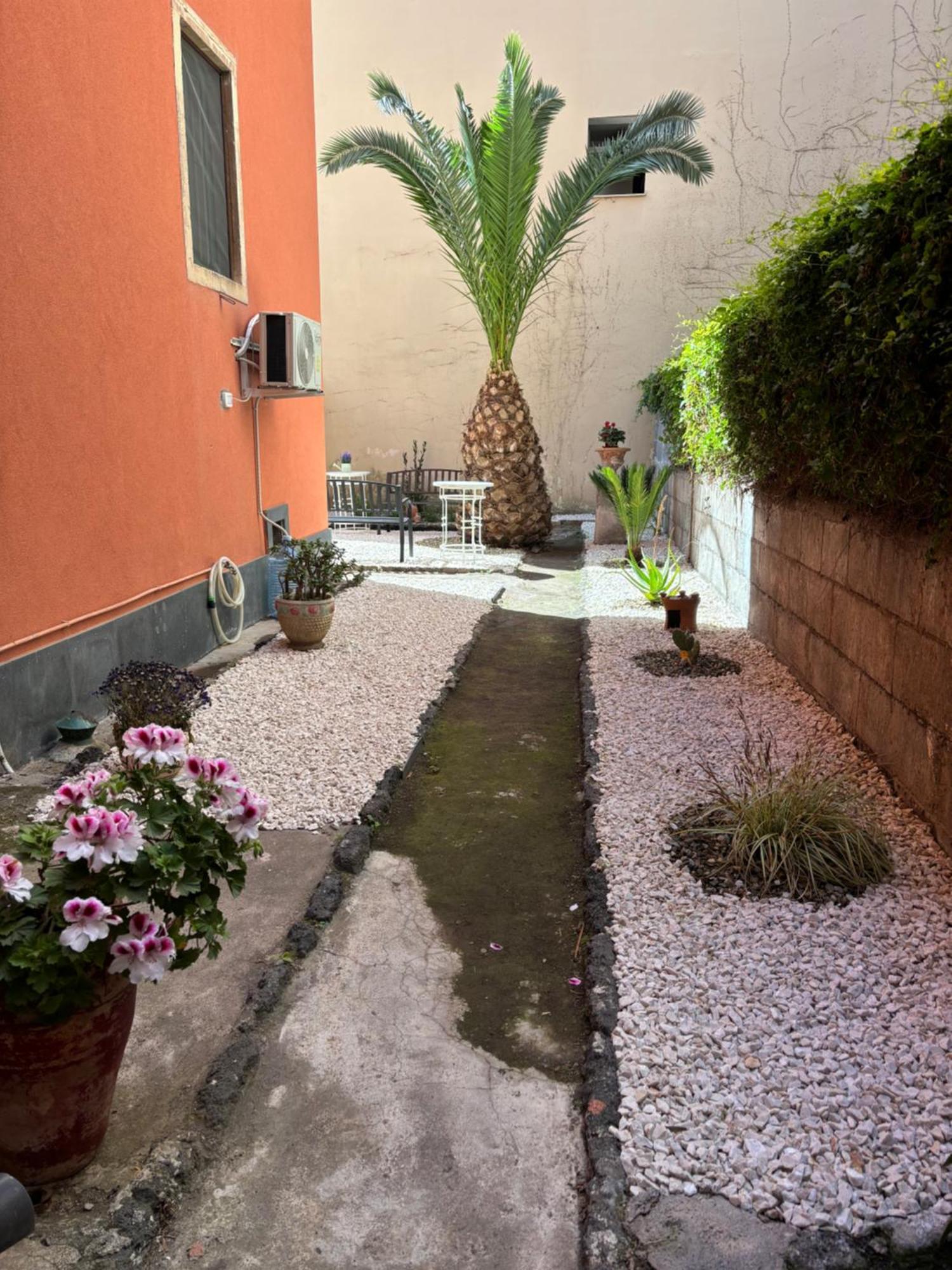 Il Giardino Casa Vacanze カターニア エクステリア 写真
