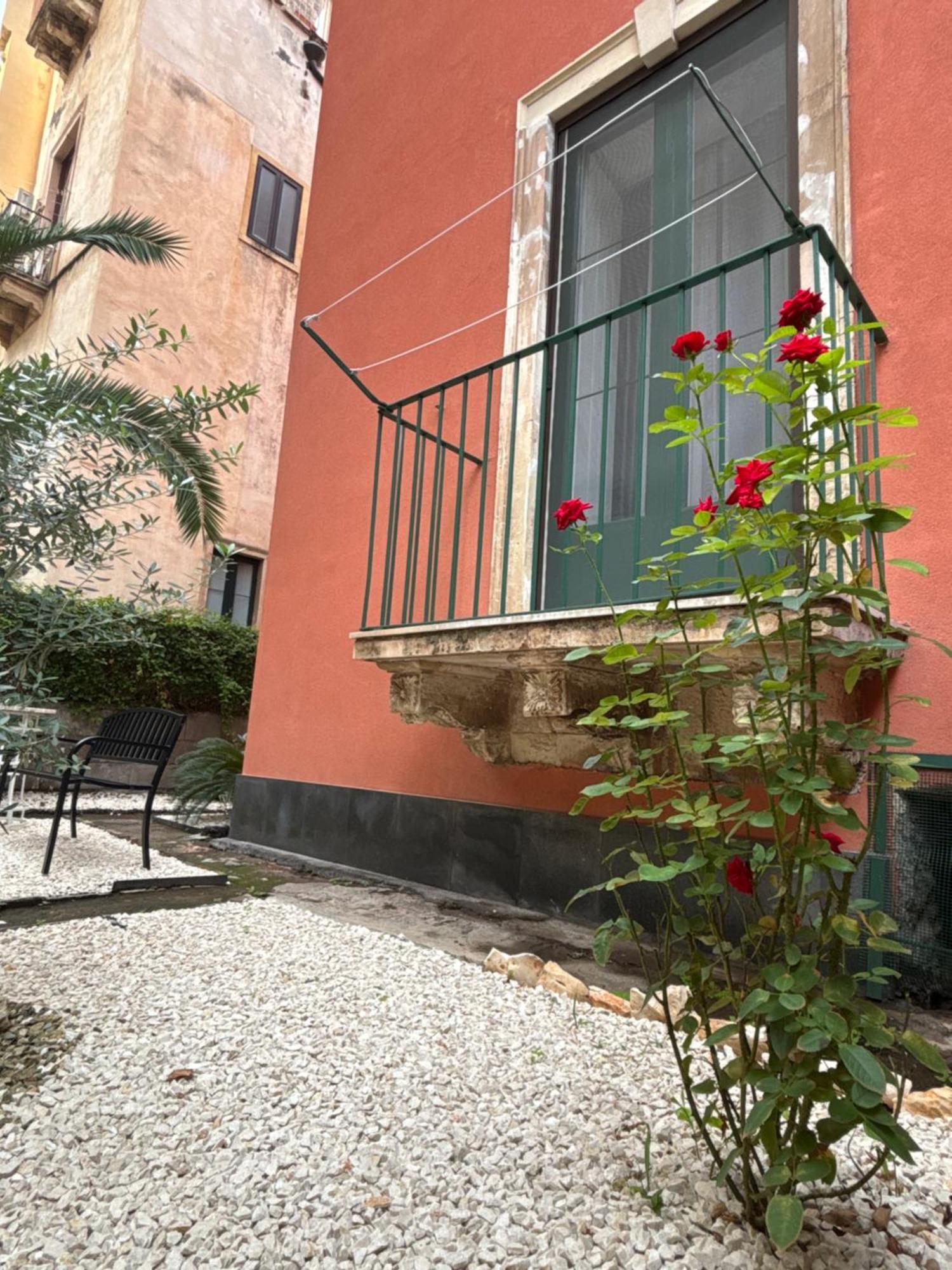 Il Giardino Casa Vacanze カターニア エクステリア 写真